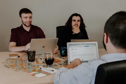 Enriquece tu comunicación con el Metamodelo de la PNL: Un lenguaje descriptivo, preciso y exhaustivo ayuda el trabajo en equipo